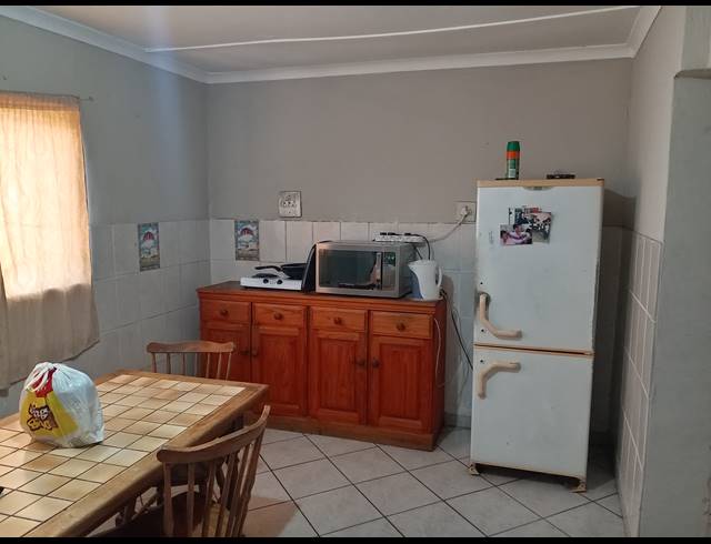 4 BEDROOM HOUSE FOR SALE IN UMLAZI H